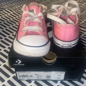 Kids Pink Converse AllStar low top shoes